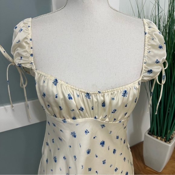 Zara Babydoll Mini Floral Dress SZ Medium Cream Blue Cottagecore GUC READ - Picture 2 of 8